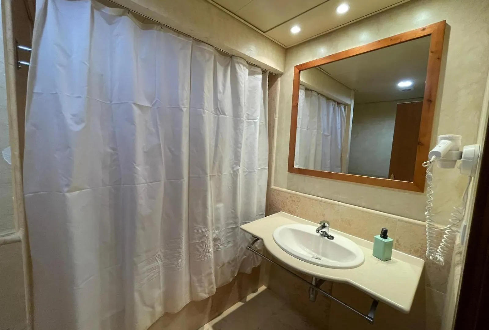 Primera Planta Dos Dormitorios Urb. Jardines De Isla Canela By Sit إيسلا كانيلا 0*,  إسبانيا